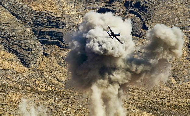 מטוס מפציץ (צילום: ברט קלשמן)