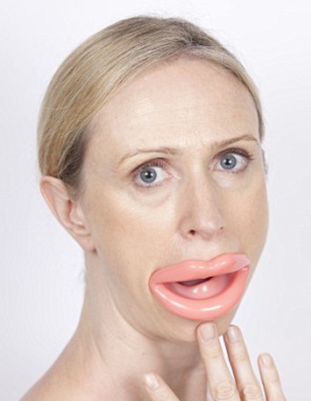 מתקן שפתיים (צילום: dailymail.co.uk)