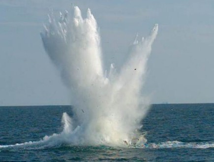 פגיעה בלב ים (צילום: צבא ארצות הברית)