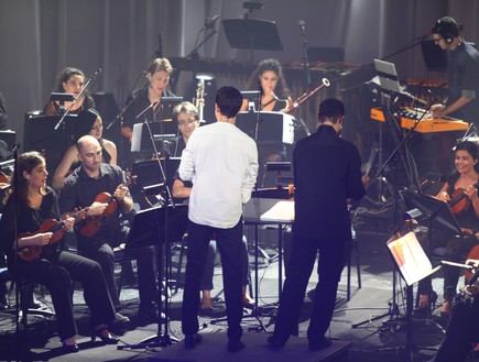 עברי לידר ותזמורת המהפכה (צילום: ענבל צח)