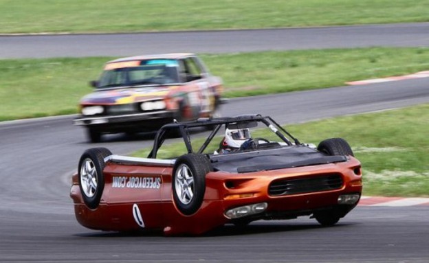 מכונית הפוכה