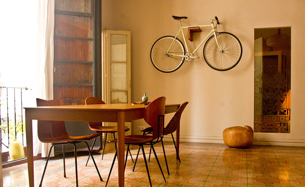 מתלי אופניים, מעל השולחן 2, מתלי אופניים,   woodloops (צילום: woodloops)