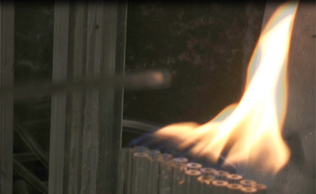 המצאות - מקל שמכבה שריפות צילום darpa