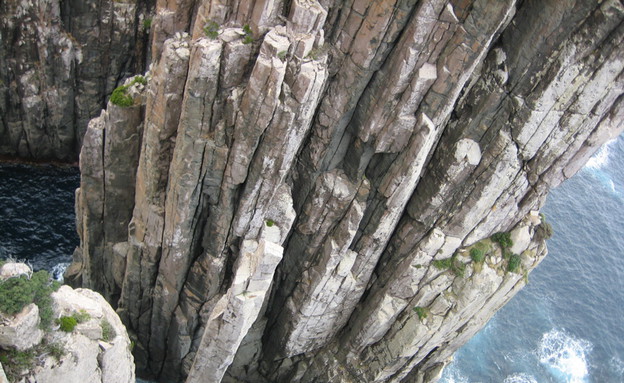 הנוף, צוק טזמניה, קרדיט pullharder.org הנוף, צוק טזמניה, קרדיט pullharder.org