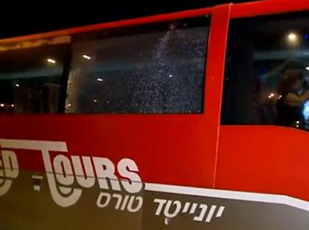 אירוע אלים בנתניה. האוטובוס שנפגע. צפו בתמונות הבלעדיות (צילום: ספורט 5)