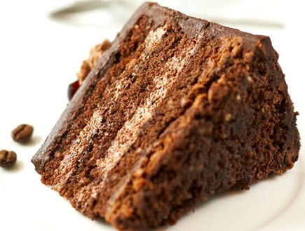 עוגות שוקולד - עוגת פאדג' שכבות (צילום: צילום מסך מהאתר www.sheknows.co.uk)