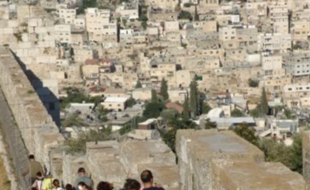 טיילת חומות העיר, צילום זוזו סגווי סניף ממילא ירוש (צילום: החברה לפיתוח מזרח ירושלים בע