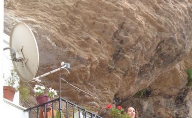 מרפסת, עיר חצובה בסלע מרפסת, עיר חצובה בסלע