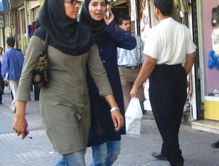 נשים איראניות בג'ינס (צילום: טוויטר)