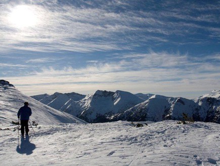 סקי בבולגריה (צילום: אימג'בנק / Thinkstock)