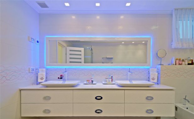 כפר קרע, חדר רחצה כיורים