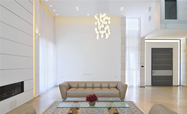 כפר קרע, סלון