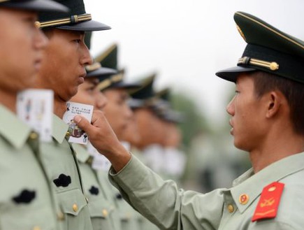 מסדר בצבא סין (צילום: קווירקי צ'יינה ניוז)
