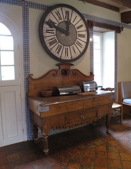 איזבל, שעון גובה (צילום: L'atelier d'archi, latelierdarchi.fr)
