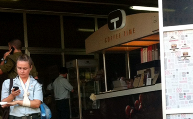 התפריט ישתנה? בית קפה בבסיס הקריה (צילום: חדשות 2)