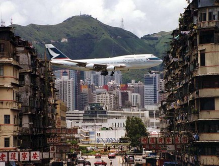 קאי תאק יפן, מסלולי המראה, קרדיט ויקיפדיה, Ywchow (צילום: howzit-hongkong.com)