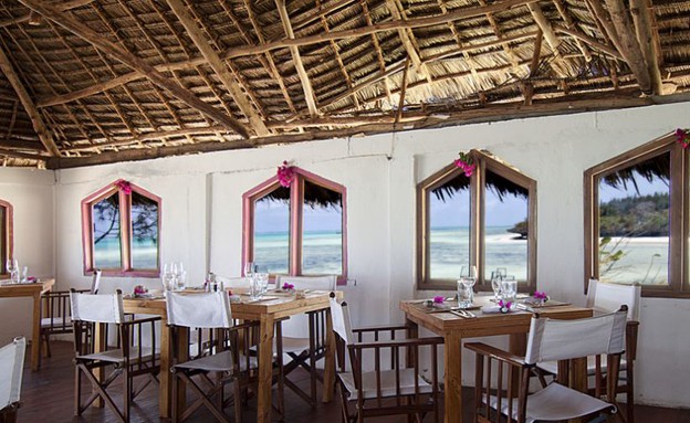 עוד מבפנים, מסעדת הסלע בזנזיבר עוד מבפנים, מסעדת הסלע בזנזיבר