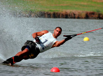 בשבת: סקי מים בפארק בגין. מושיקו צדקה (צילום: שירן ולק) (צילום: ספורט 5)