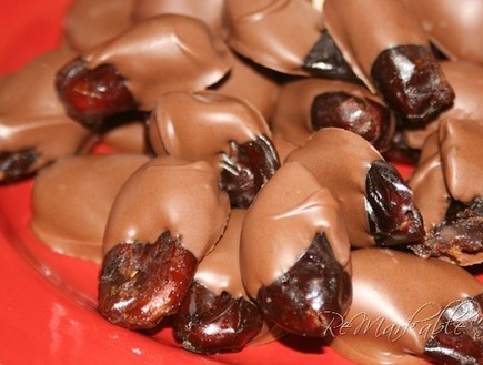 מקקים מצופים בשוקולד (צילום: צילום מסך מתוך אתר buzzfeed)