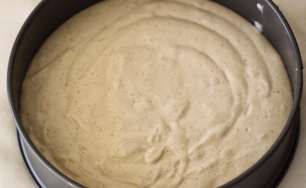 עוגת מייפל ופקאן - הבלילה בתבנית