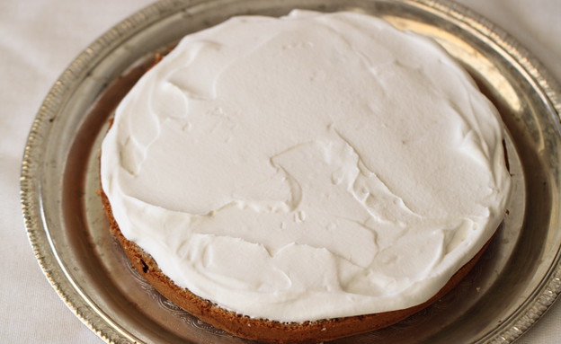 עוגת מייפל ופקאן - מורחים קצפת