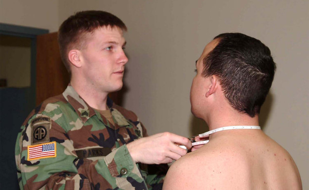 בדיקת בריאותית בצבא ארצות הברית (צילום: ap)