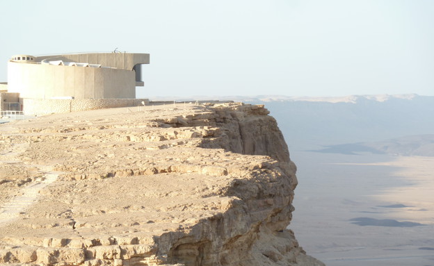 תיירות במצפה רמון (צילום:  שמעון איפרגן)