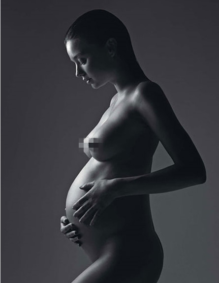 2010. עירום הריון 