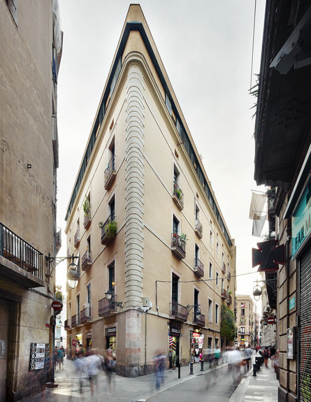 בית בברצלונה, חוץ פינה גובה (צילום: José Hevia Blach)