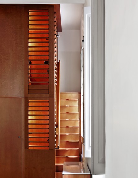 בית בברצלונה, סלון מדרגות גובה (צילום: José Hevia Blach)