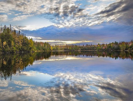 אגם, צפון אמריקה (צילום: dailymail.co.uk)