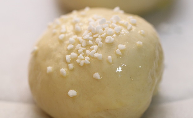 לחמניות ממולאות שוקולד - לפני האפייה