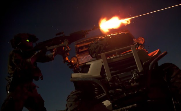 המרינס לוחמים בלילה (צילום: כוחות המארינס האמריקאים)