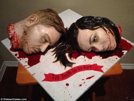 עוגת חתונה מפחידה (צילום: Sideserfcakes.com)