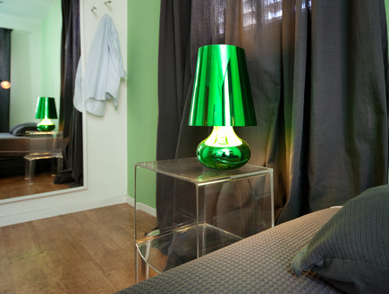 מיכל שלגי, חדר שינה מנורה (צילום: עומרי אמסלם)