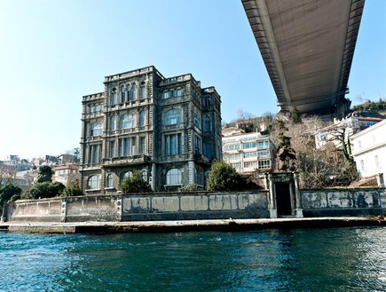 בית יקר באיסטנבול, חוץ נהר (צילום: מתוך אתר sothebysrealty.com)