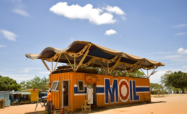 תחנות דלק, כתום, (צילום: containerliving.net)