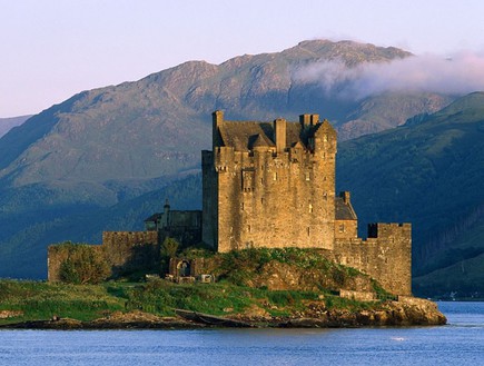 מקרוב, הטירה היפה בעולם (צילום: travlang.com)