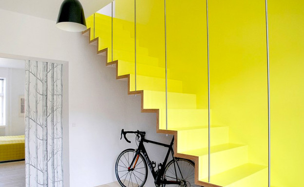 שדרוג מדרגות, צהוב חזק (צילום: www.desiretoinspire.net @Hanne Fuglbjerg)