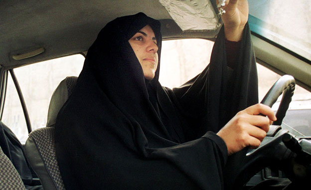 יכולות גם לנהוג. אישה בסעודיה (צילום: רויטרס)
