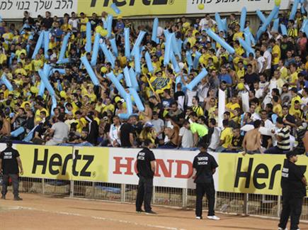 אלפי צהובים יגיעו, אבל רק 20 שוטרים (אלן שיבר) (צילום: ספורט 5)