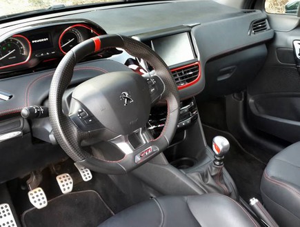 פיג'ו 208 GTI קליאו RS מיני ג'ון קופר אברת'