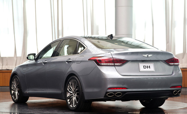 יונדאי ג'נסיס יונדאי ג'נסיס