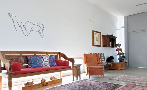 עין עירון, סלון תמונה