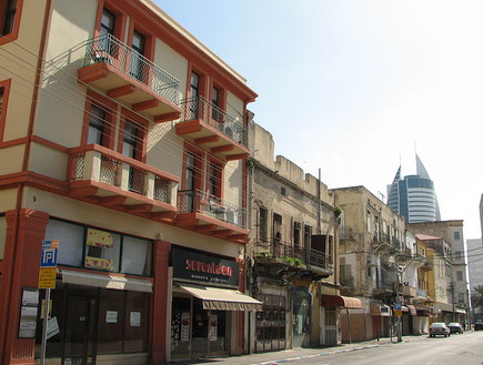 המרכז המסחרי הישן, חיפה (צילום: ויקיפדיה, יוצר Hanay)
