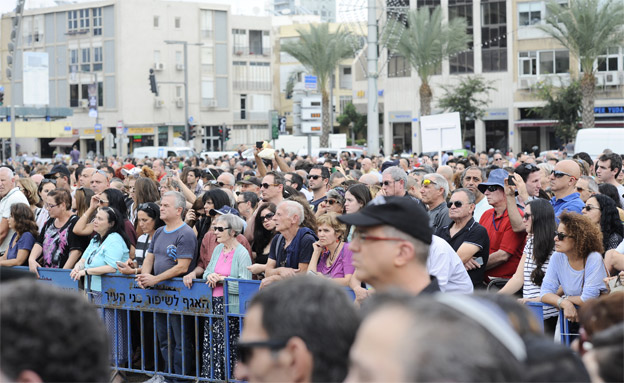 אלפים הגיעו להיפרד מאיינשטיין (צילום: מיכאל שברדון)