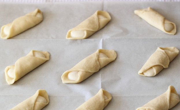 עוגות שמרים ריקוטה ואמרנה אישיות שלב רביעי