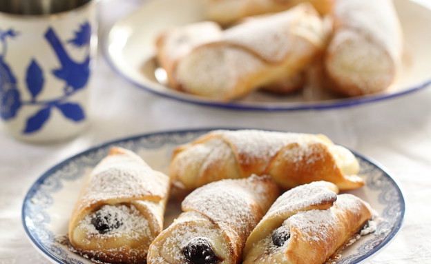 עוגות שמרים ריקוטה ואמרנה אישיות