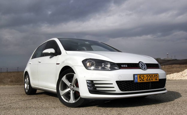 פולקסווגן גולף GTI דור 7 (צילום: נעם וינד)