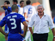 מאמן בית"ר י-ם ונבחרת ישראל לשעבר לואיס (צילום: AP)